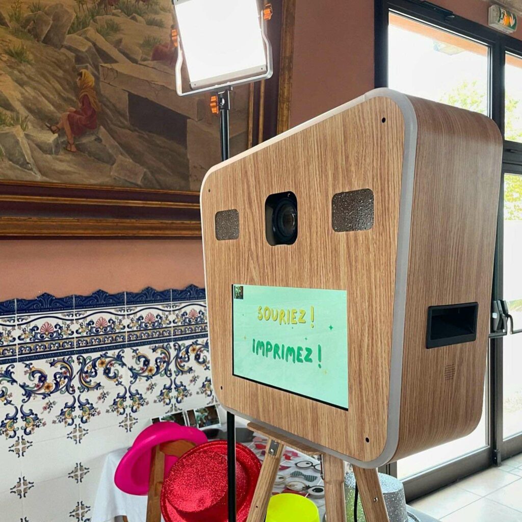 Photobooth effet bois pour mariage à Arles